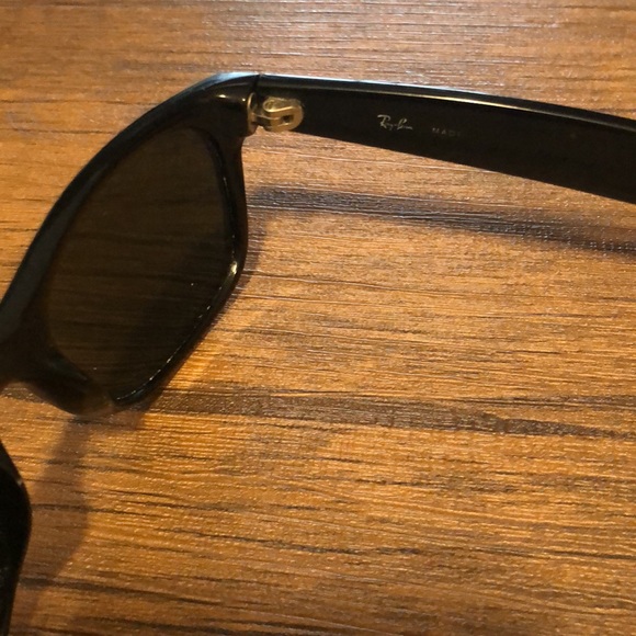 Ray-Ban Sunglasses - Picture 4 of 7